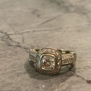 Stunning Vintage Engagement ring!